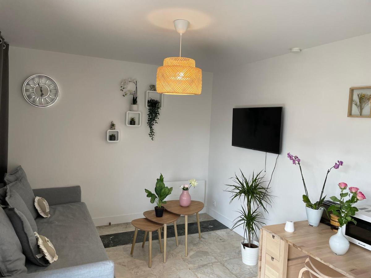 Joli T2, Terrasse Et Jardin, Ideal Pour Familles, A 15 Min De L'Aeroport Roissy Cdg Tremblay-en-France Esterno foto